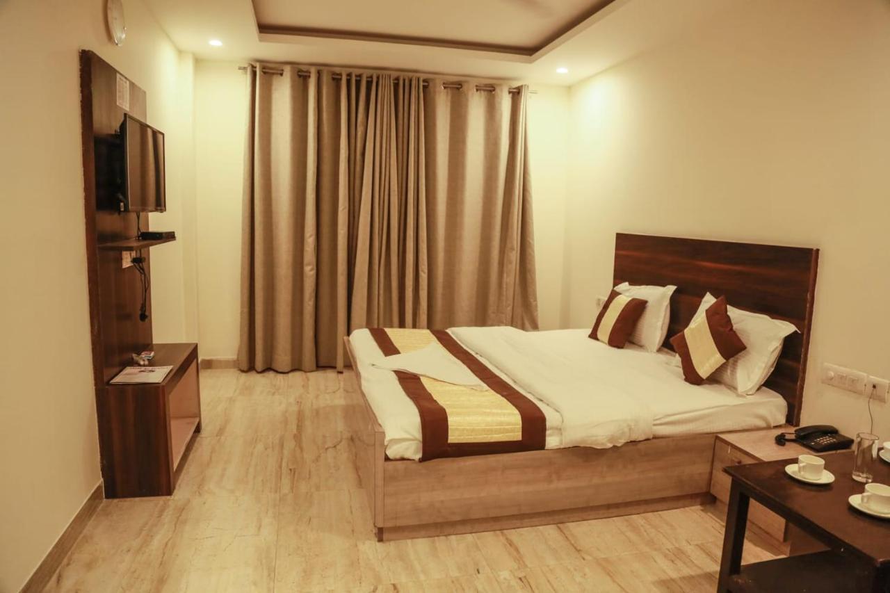Basoya Farm 2Bhk Villla With Pool - 10 Min Away From Chattarpur 法里达巴德 外观 照片